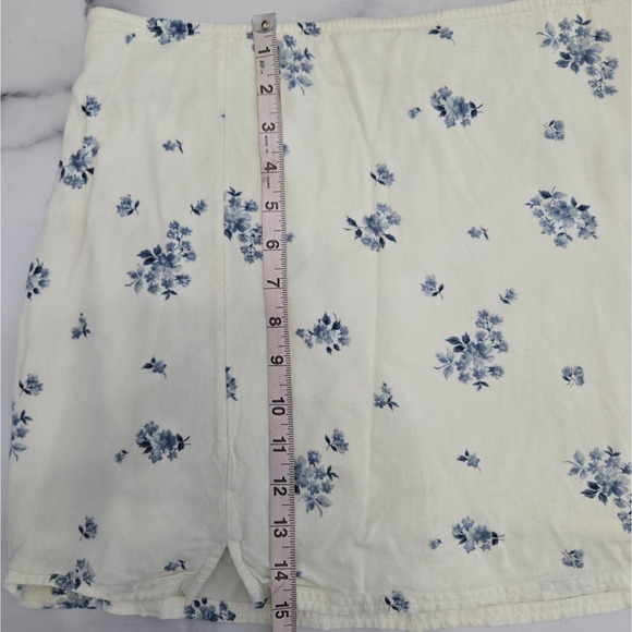 American Eagle Womens Mini Skirt Medium Ivory Blue Ditsy Floral Cotton Blend Y2K - Picture 8 of 8
